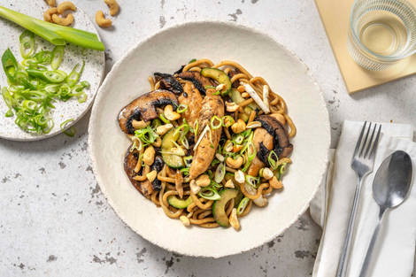 Nouilles udon au poulet en sauce asiatique douce