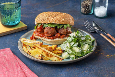 Petit pain aux boulettes de viande en sauce barbecue