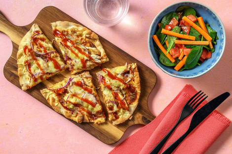 Pizzas sur pains plats au poulet BBQ