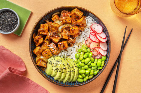 Poké bowl au tofu mariné et riz