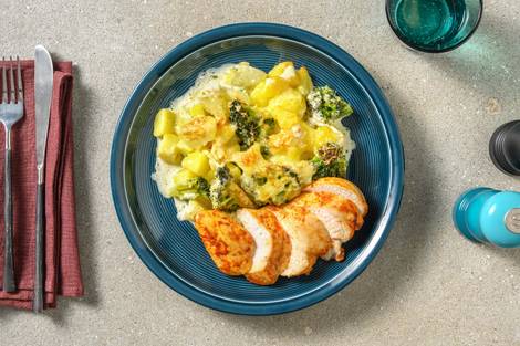 Poulet mit Kohlrabi-Broccoli-Auflauf