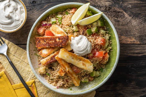 Salade de couscous et frites de halloumi