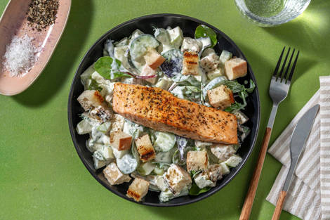 Salade de saumon grillé, pomme verte et concombres