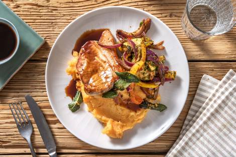 Salbei-Schweinesteak mit Ofengemüse