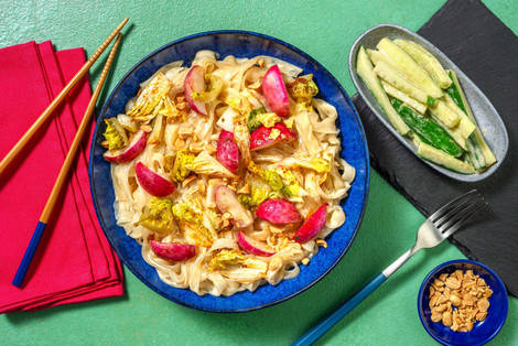 Scharfe Chilinudeln mit Erdnuss-Kokos-Soße