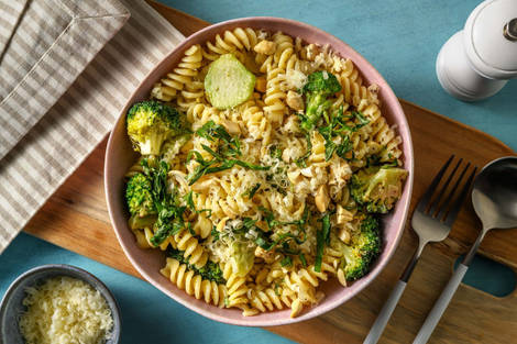 Schnelle Fusilli mit Brokkoli-Käse-Soße