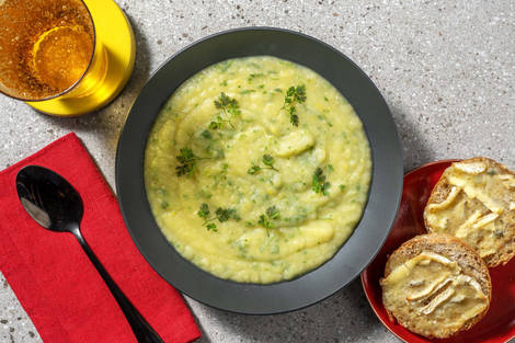 Kervelsoep met aardappel en prei