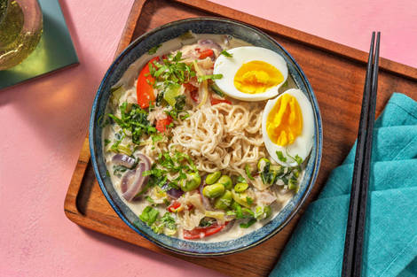 Snelle vegetarische curry-noedelsoep