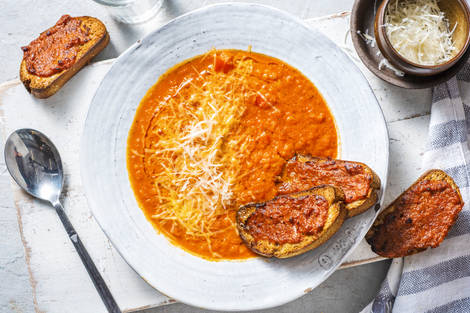 Soupe de tomate et bruschettas au pesto de poivron