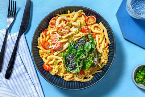 Spätzle-Pfanne mit Mozzarella und Knoblauchsoße