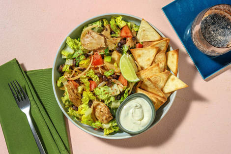 Tex Mex Salat mit veganen Filetstücken & Tortillachips