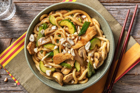 Nouilles udon au poulet et sauce asiatique douce