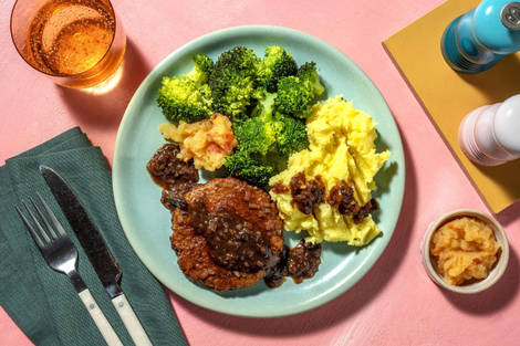 Veganes Hacktätschli mit Pflaumensauce