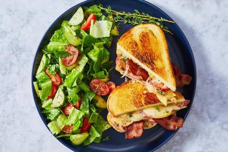 Caramelized Apple, Bacon & Gouda Sandos