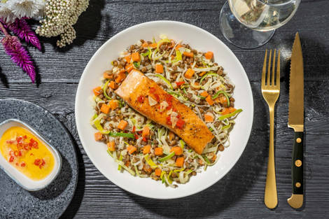 Zartes Lachsfilet mit Knoblauch-Chili-Butter