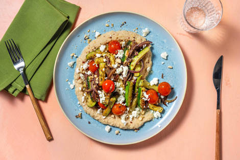 Zatar-Gemüse mit Hirtenkäse-Crumble & Butterbohnen-Hummus