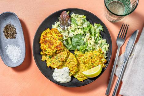 Zucchetti-Käse-Puffer mit Dill-Dip
