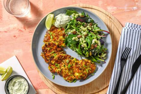 Zucchini-Käse-Puffer mit Petersilien-Dill-Dip
