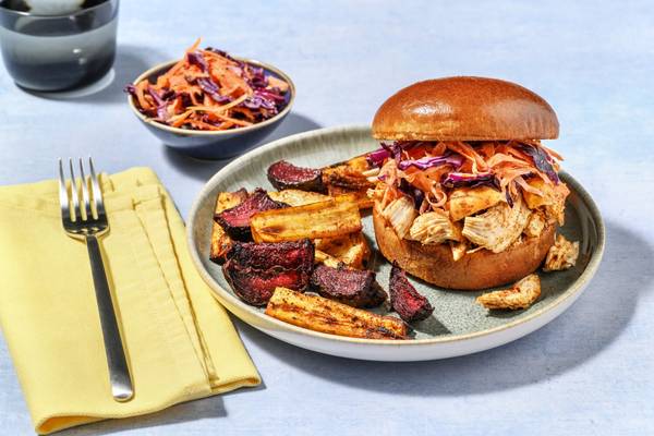 BBQ-marineret 'pulled chicken'-burger