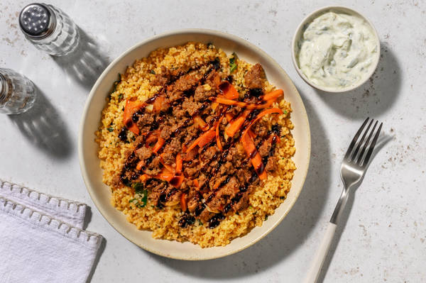 Tyrkisk-inspireret oksekøds- og bulgurbowl