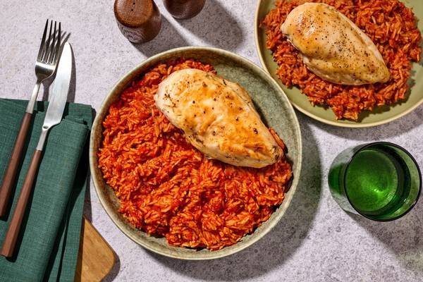 Nigeriansk jollof rice og kylling