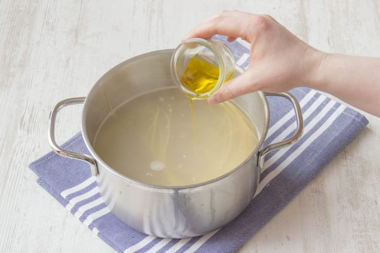 Add some oil to the pasta water