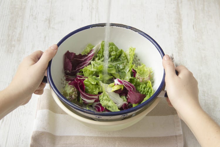 Salat zubereiten