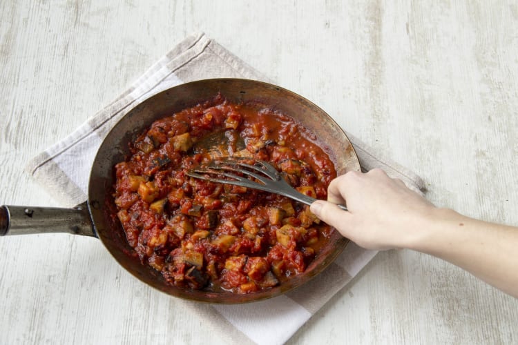 Tomatensoße zubereiten