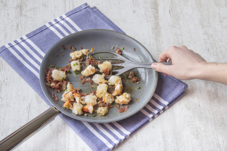 Cook the prawns, serrano and chilli in a frying pan