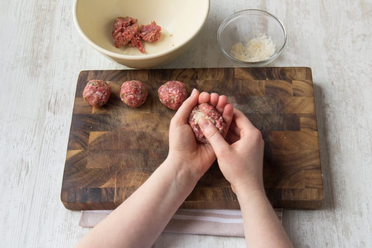 Prepare the meatballs