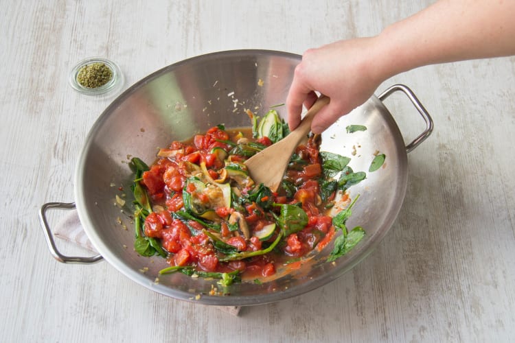 Bak de groenten in een wok of grote pan