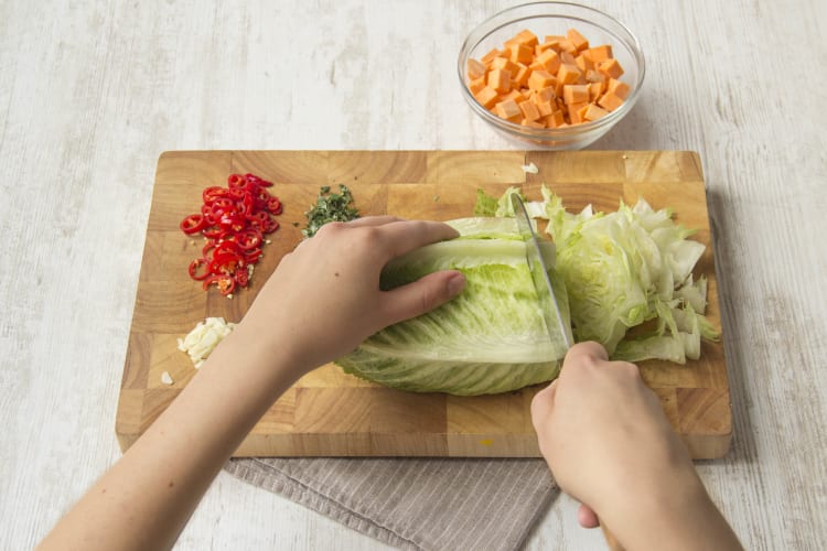 Salat schneiden