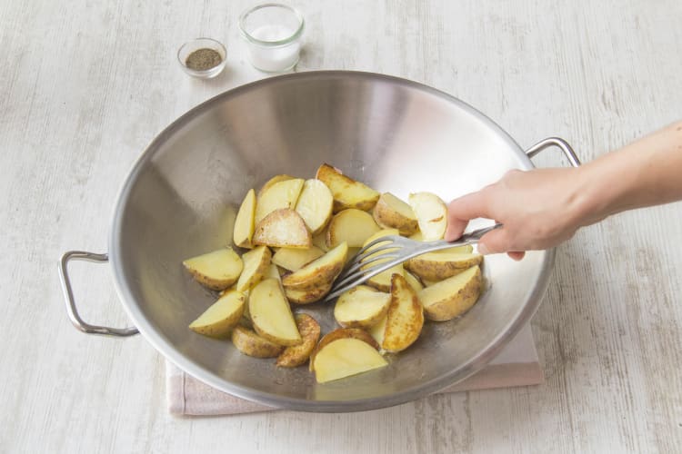Bak de aardappelen