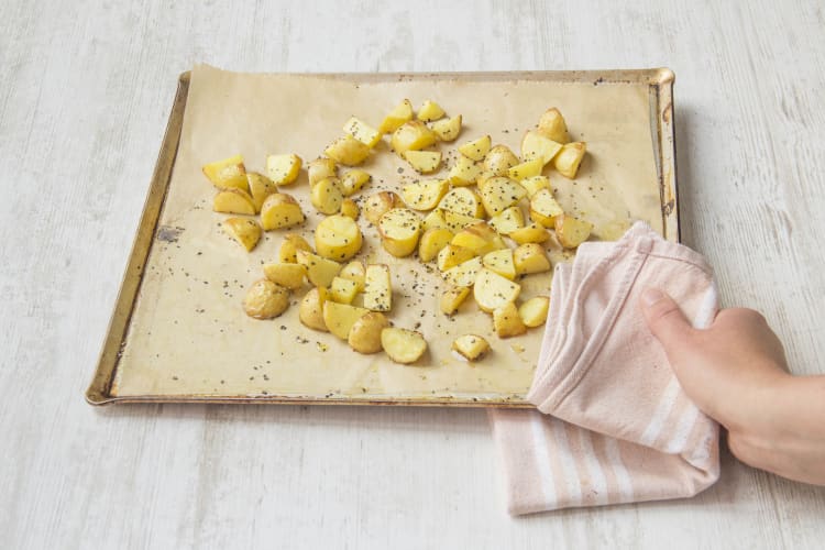 Kartoffeln auf ein Backblech