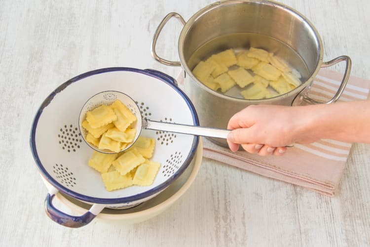 Cook the raviolini