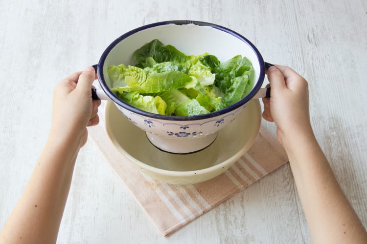 Salat zubereiten