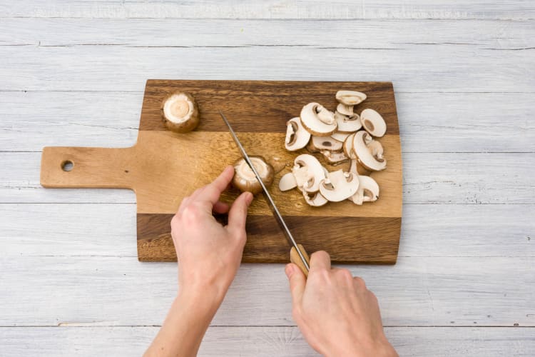 Champignons schneiden