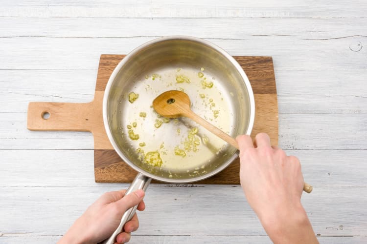Knoblauch andünsten