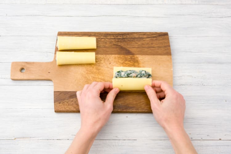 Roll the pasta into tubes