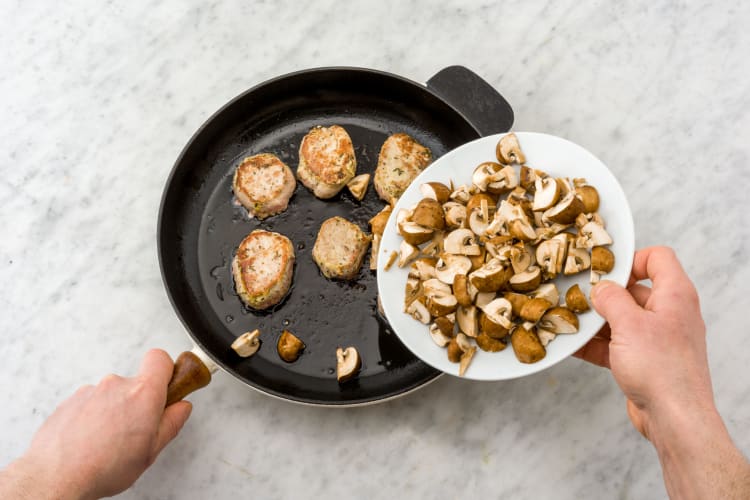 Champignons zugeben