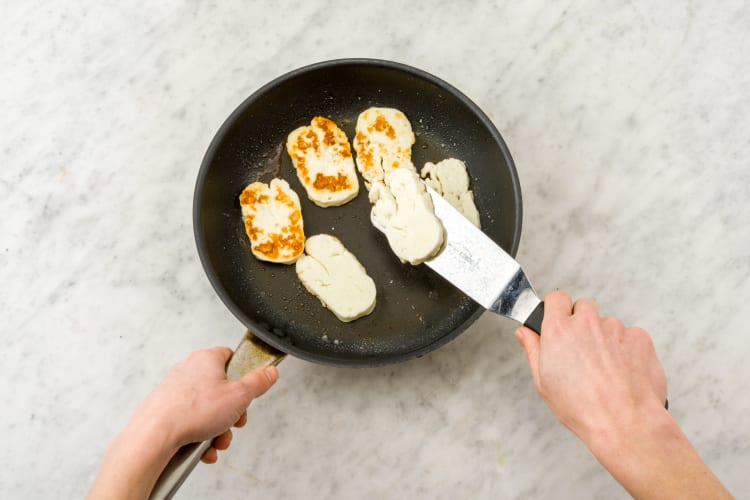 Bak de halloumi.