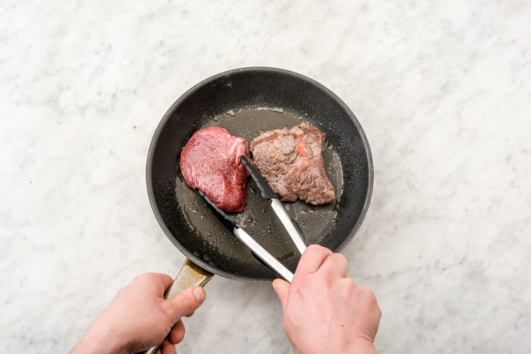 Rindersteaks anbraten