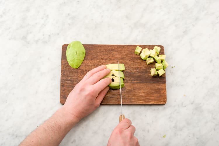 Avocado würfeln