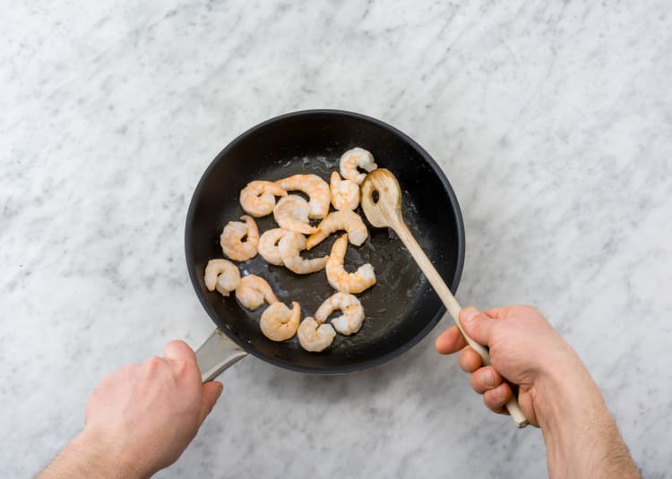 Cook the prawns