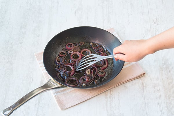 Cook the caramelised onion