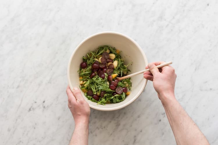 Salat anrichten