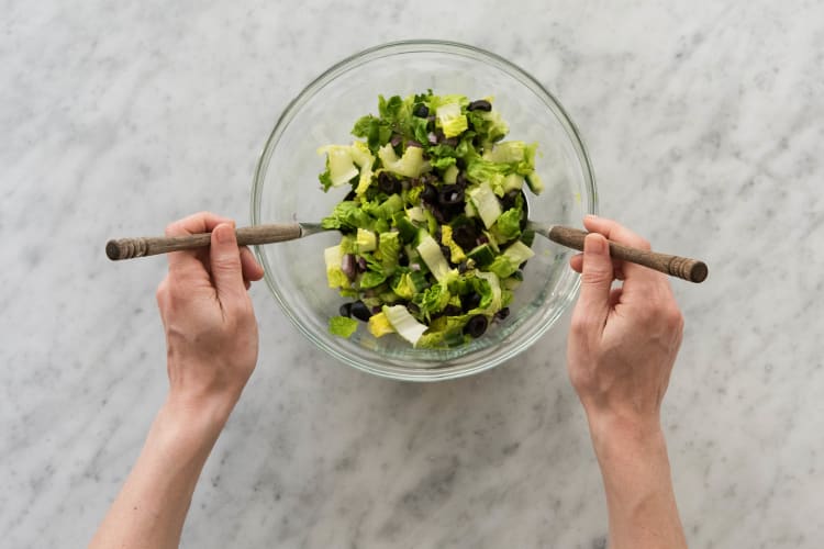 Salat anrichten