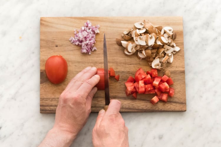 Tomaten schneiden
