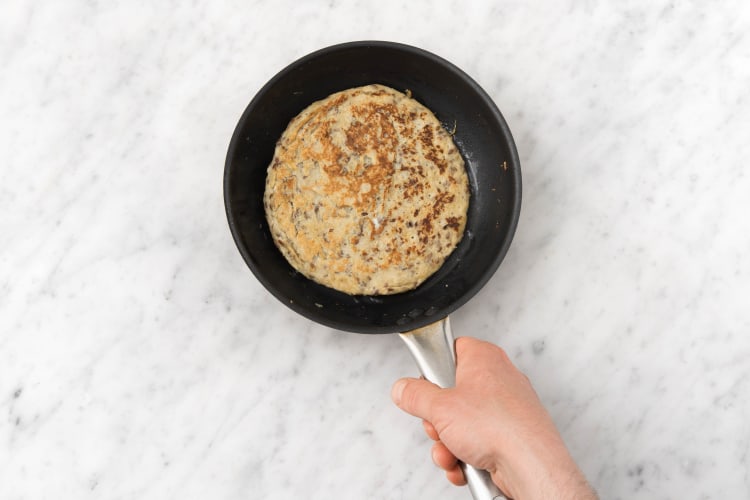 Bak de pannenkoek in de koekenpan.