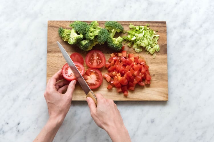 Tomaten würfeln